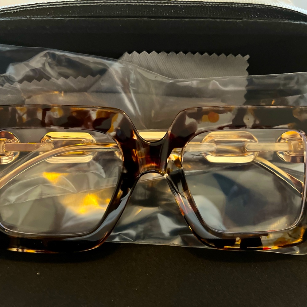 Eye Glasses with a animal print design